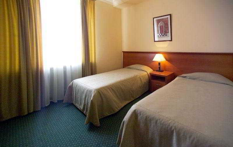 Aviatrans Hotel Erevan Quarto foto